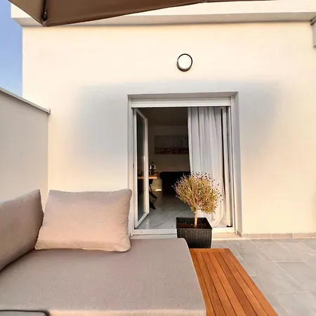 Am Villa *